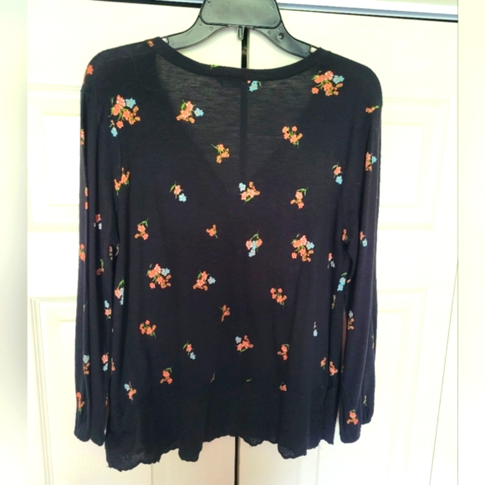 Lucky Brand Bundle of 3 Women's Size Small Tops - Picture 4 of 10
